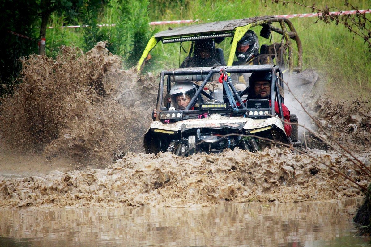 efektowne-zakonczenie-mud-party-82343