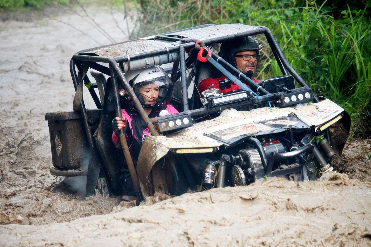 efektowne-zakonczenie-mud-party-82343