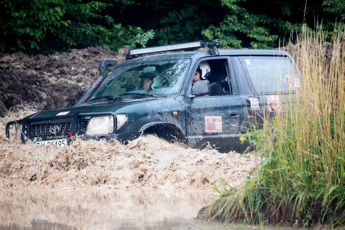 efektowne-zakonczenie-mud-party-82343
