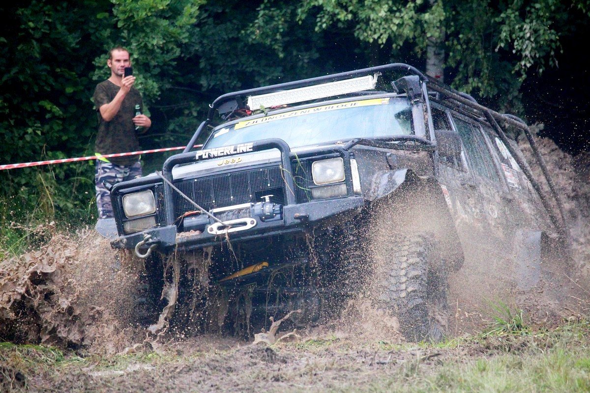 efektowne-zakonczenie-mud-party-82343