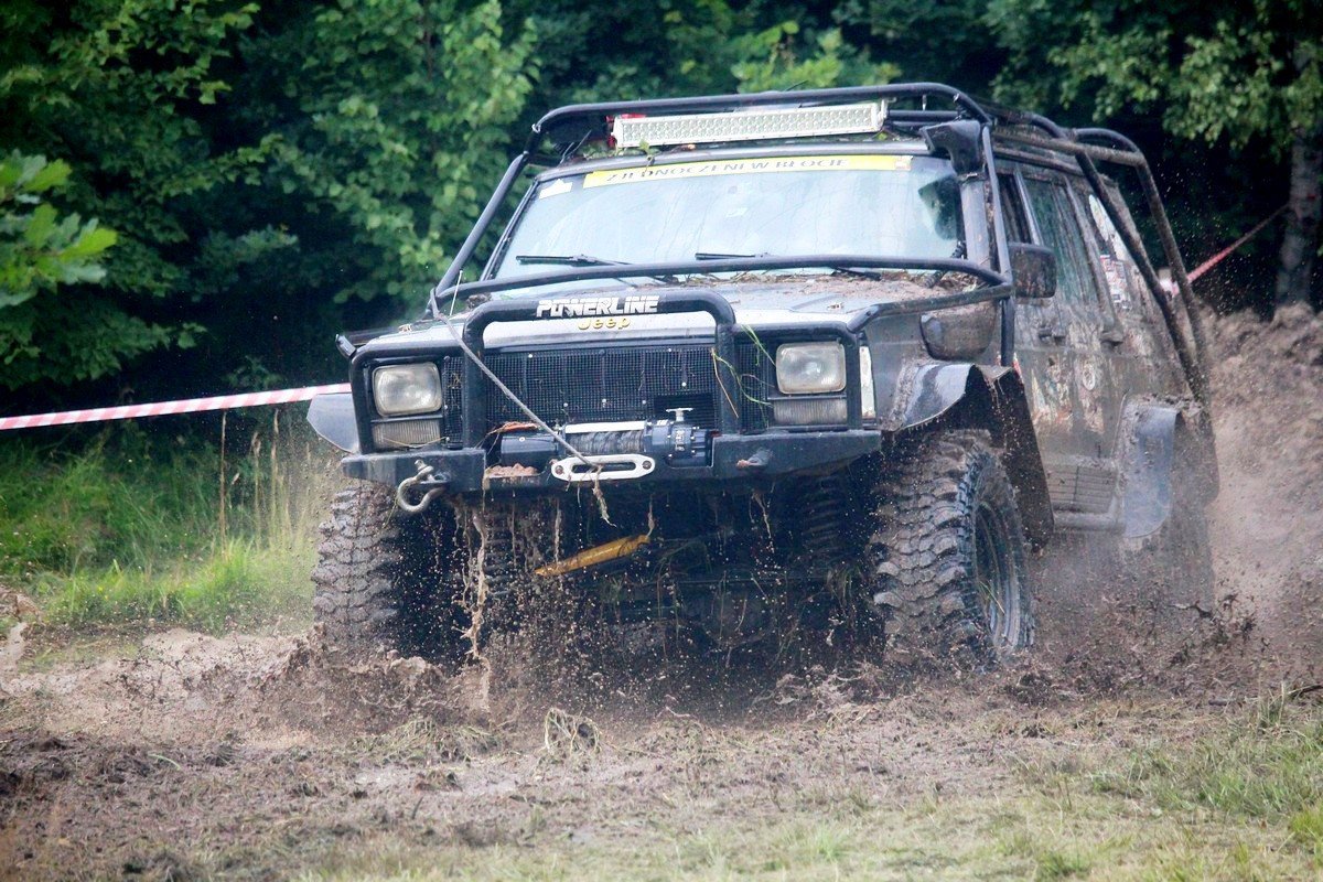 efektowne-zakonczenie-mud-party-82343