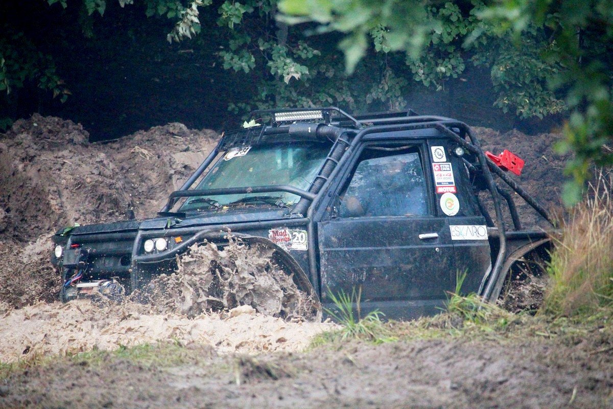 efektowne-zakonczenie-mud-party-82343