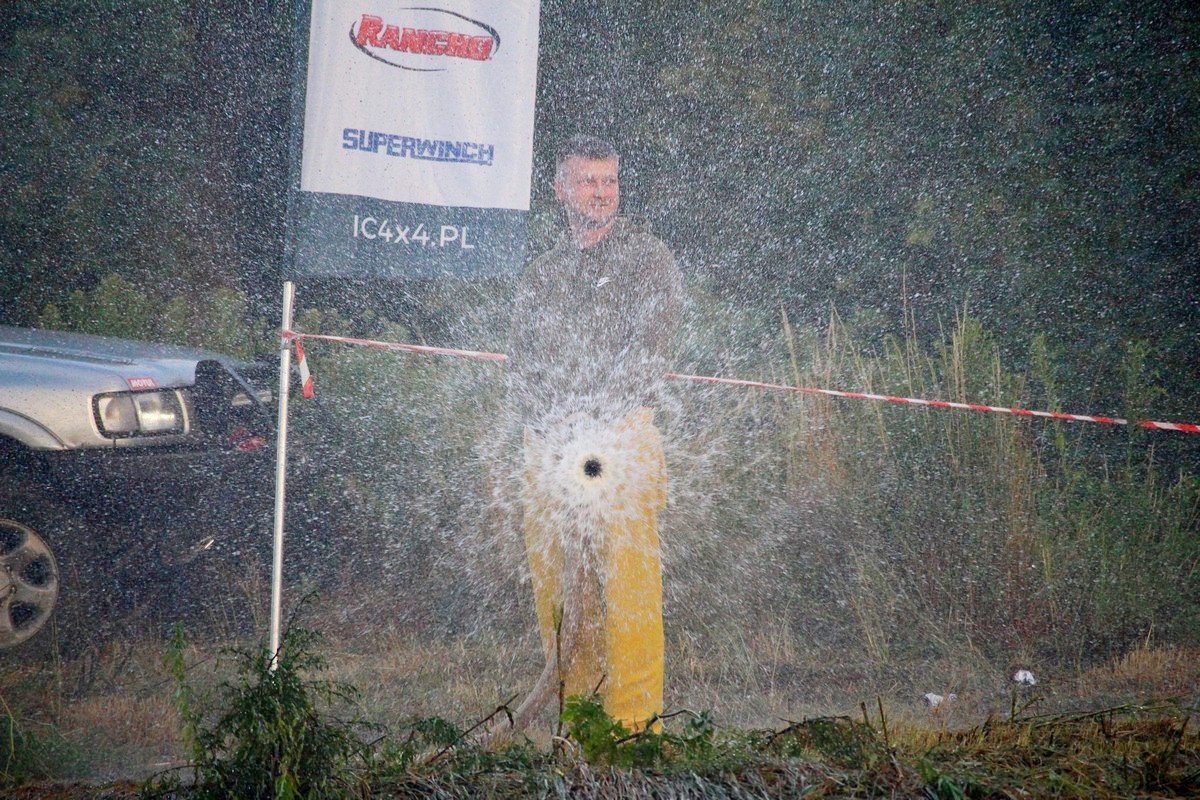 efektowne-zakonczenie-mud-party-82343
