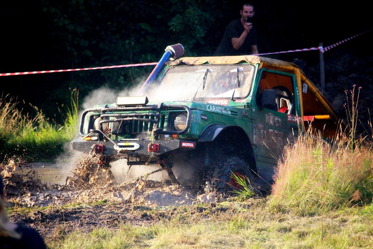 efektowne-zakonczenie-mud-party-82343
