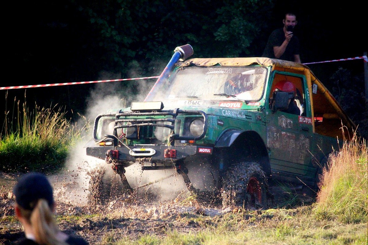 efektowne-zakonczenie-mud-party-82343