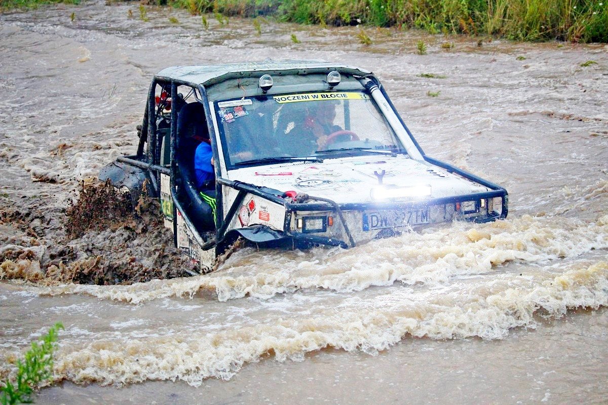 efektowne-zakonczenie-mud-party-82343