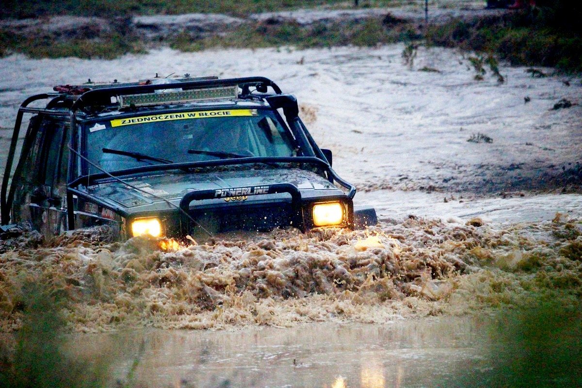 efektowne-zakonczenie-mud-party-82343