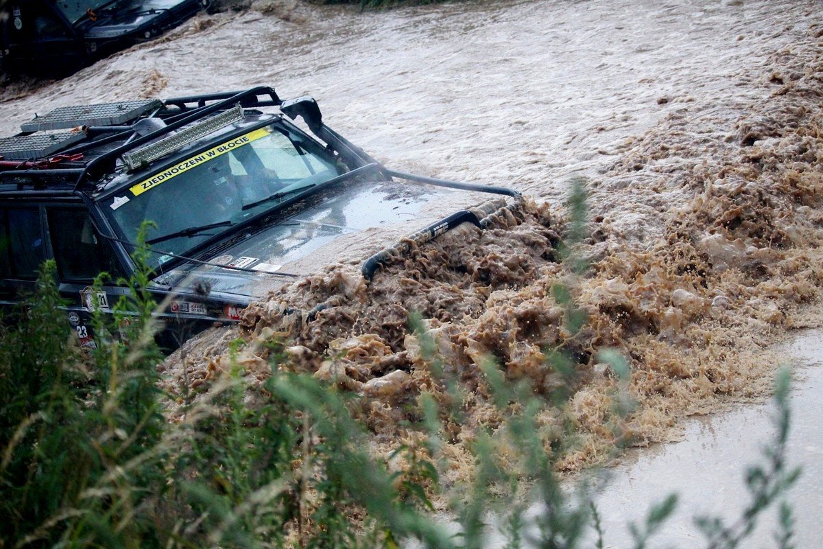 efektowne-zakonczenie-mud-party-82343