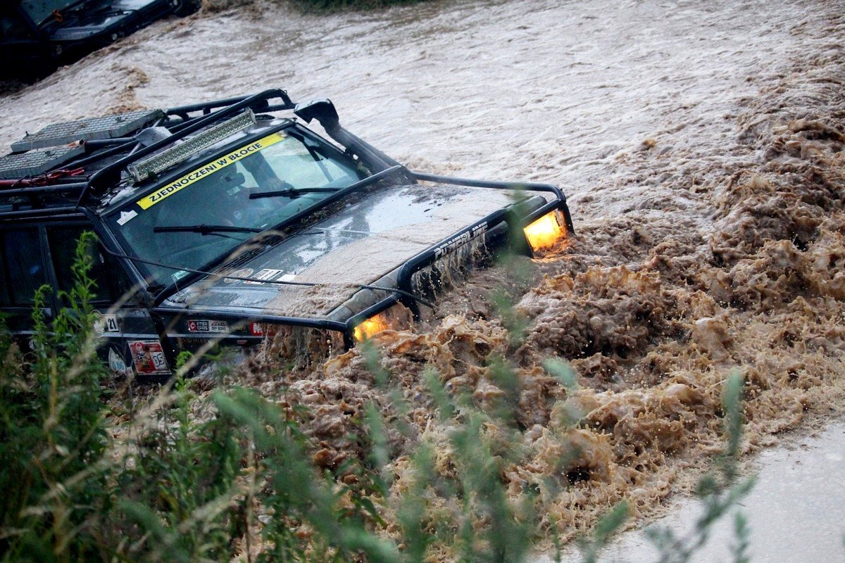 efektowne-zakonczenie-mud-party-82343