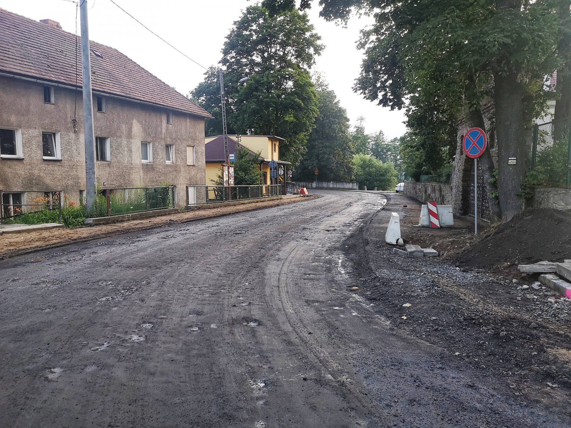 trwa-remont-drogi-radomierz-janowice-82362
