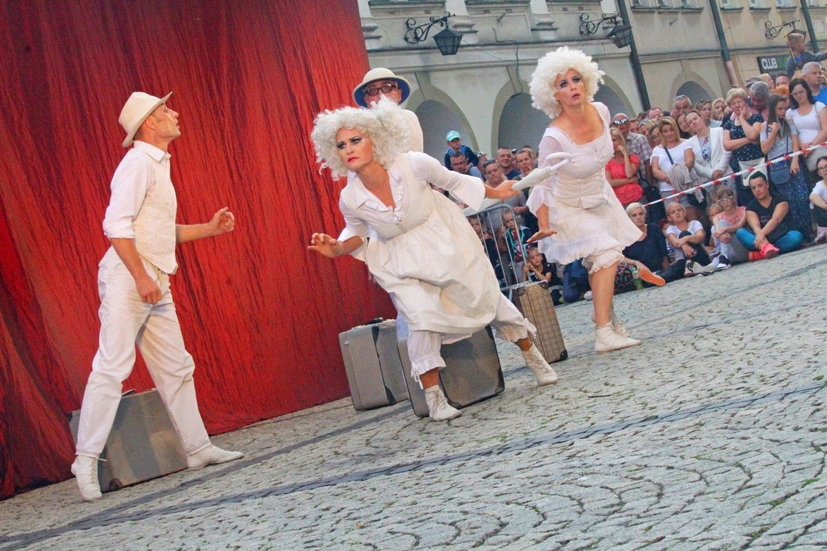 jeleniogorzanie-uwielbiaja-festiwal-teatrow-ulicznych-82439