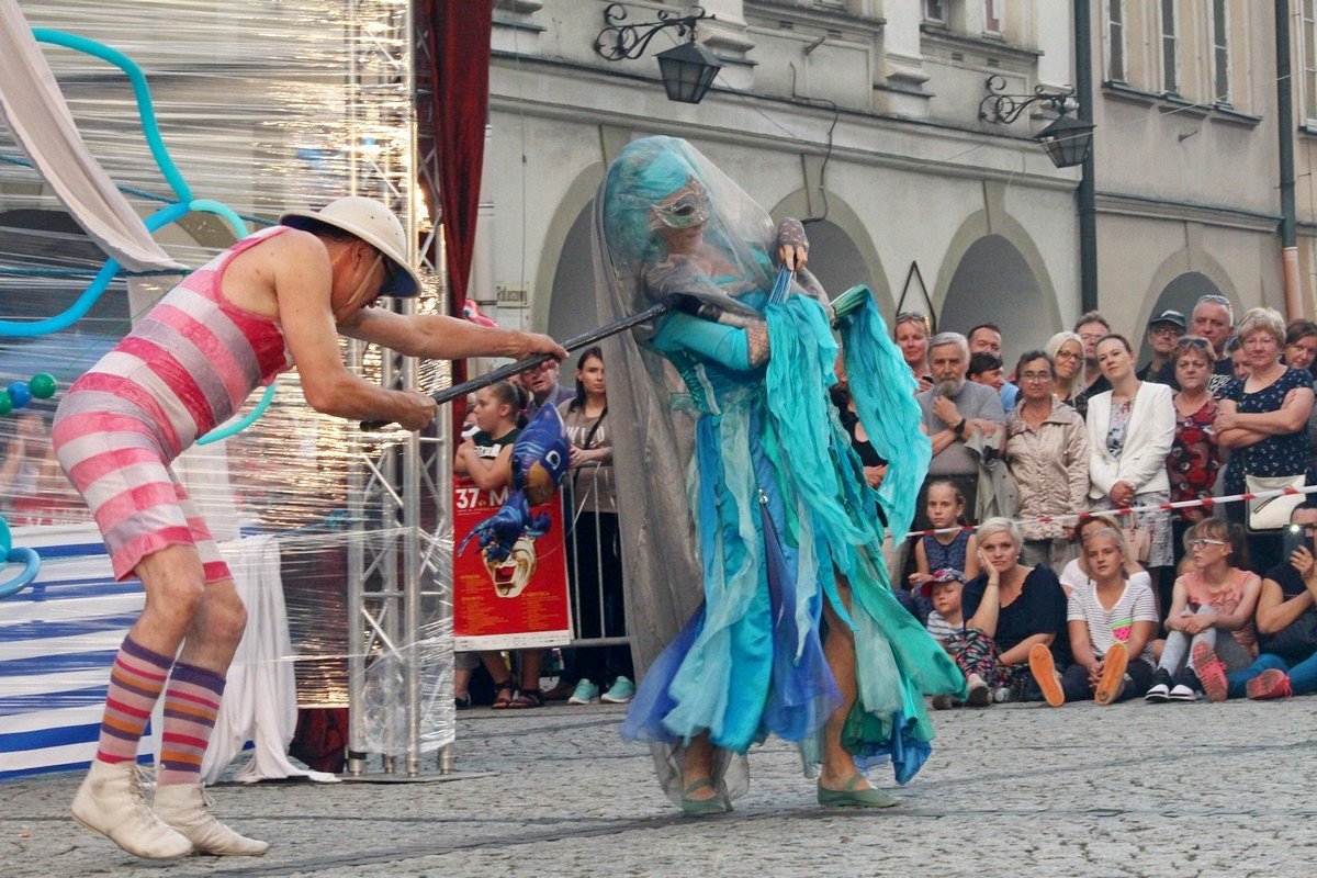 jeleniogorzanie-uwielbiaja-festiwal-teatrow-ulicznych-82439