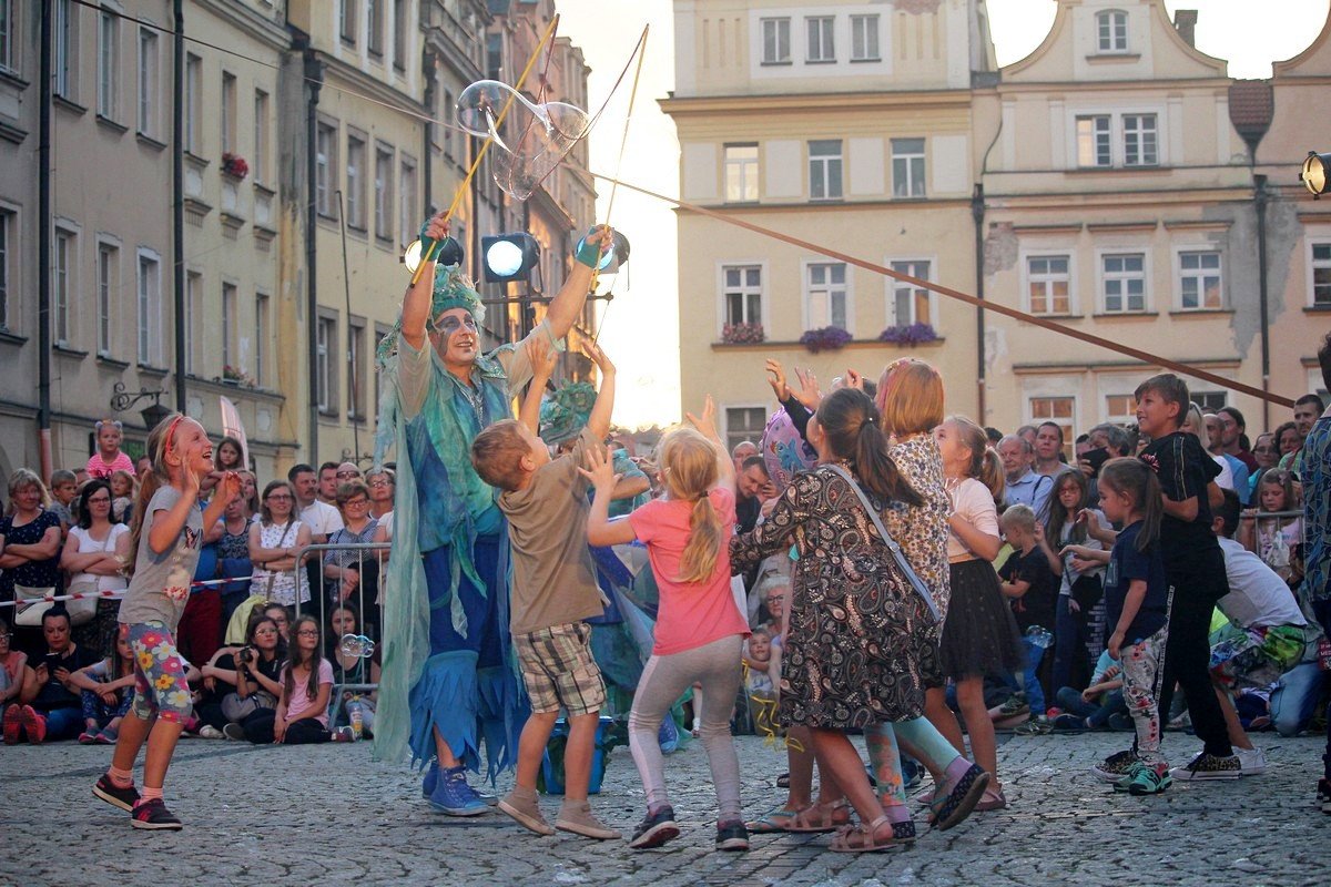 jeleniogorzanie-uwielbiaja-festiwal-teatrow-ulicznych-82439