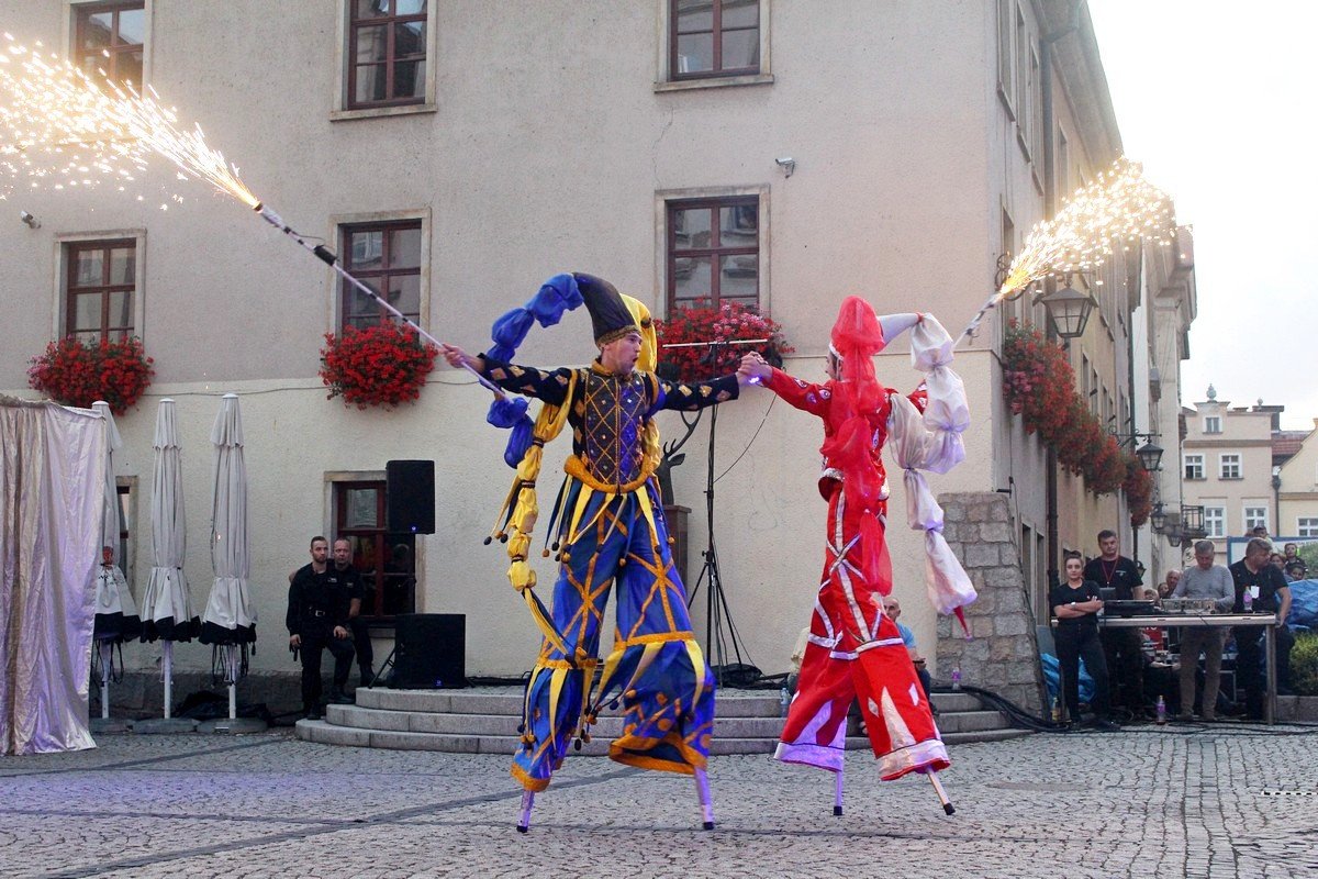 jeleniogorzanie-uwielbiaja-festiwal-teatrow-ulicznych-82439