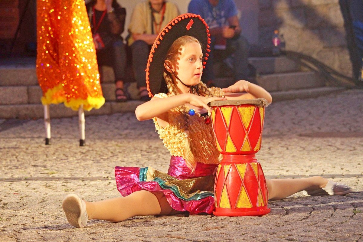 jeleniogorzanie-uwielbiaja-festiwal-teatrow-ulicznych-82439
