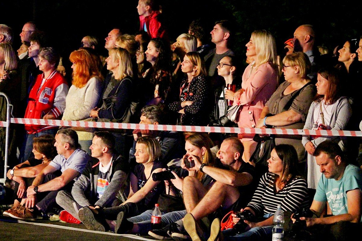 jeleniogorzanie-uwielbiaja-festiwal-teatrow-ulicznych-82439