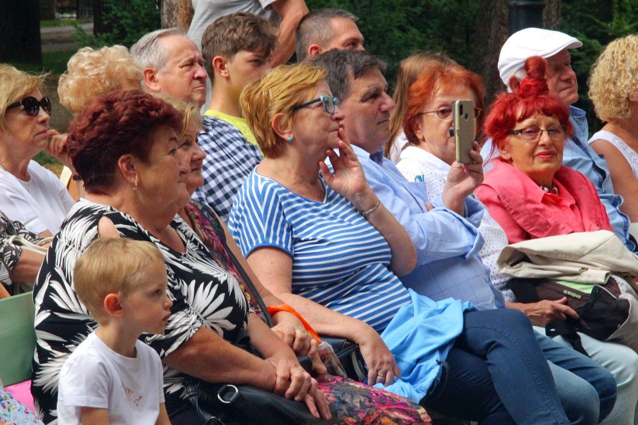 w-parku-zdrojowym-z-czeskimi-muzykami-82441