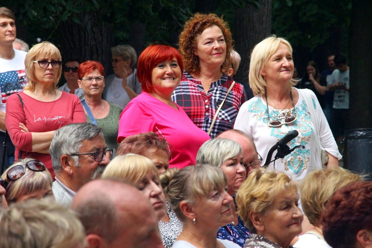 w-parku-zdrojowym-z-czeskimi-muzykami-82441