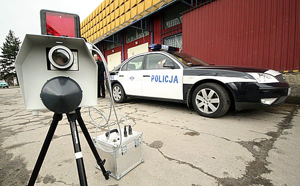 – Fotoradar jest bardzo funkcjonalny – mówi podinspektor Maciej Dyjach.