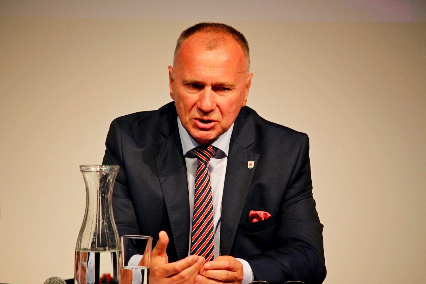 jacek-sutryk-i-jerzy-uzniak-o-21-tezach-82859