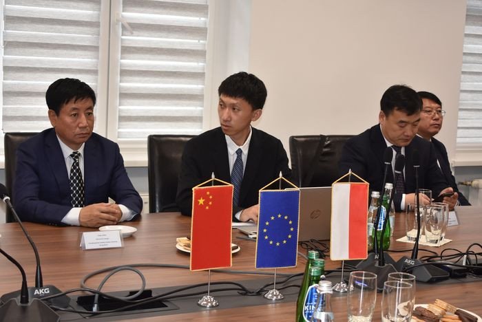 chinczycy-zainwestuja-82871