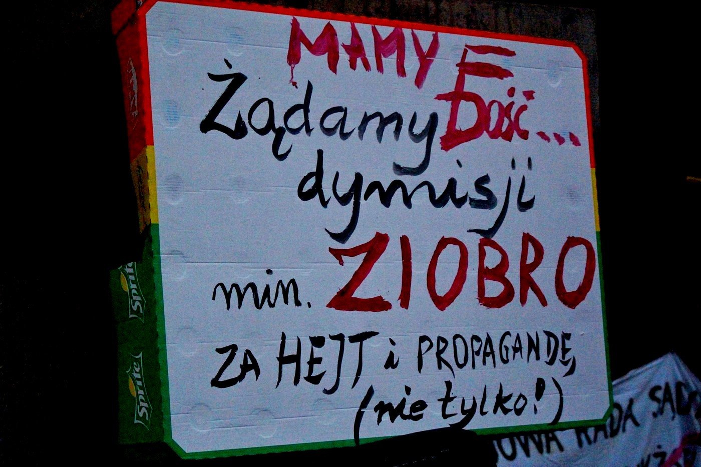 kod-znowu-pod-sadem-82918