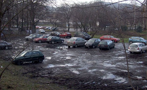I jak tu dojść suchą stopą do własnego samochodu? Obrazek mówi sam za siebie.