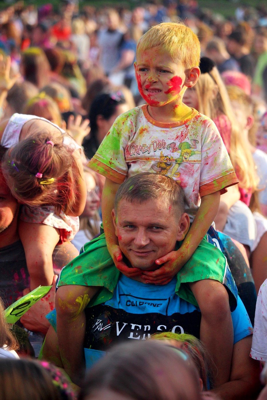 radosny-kolor-fest-82971