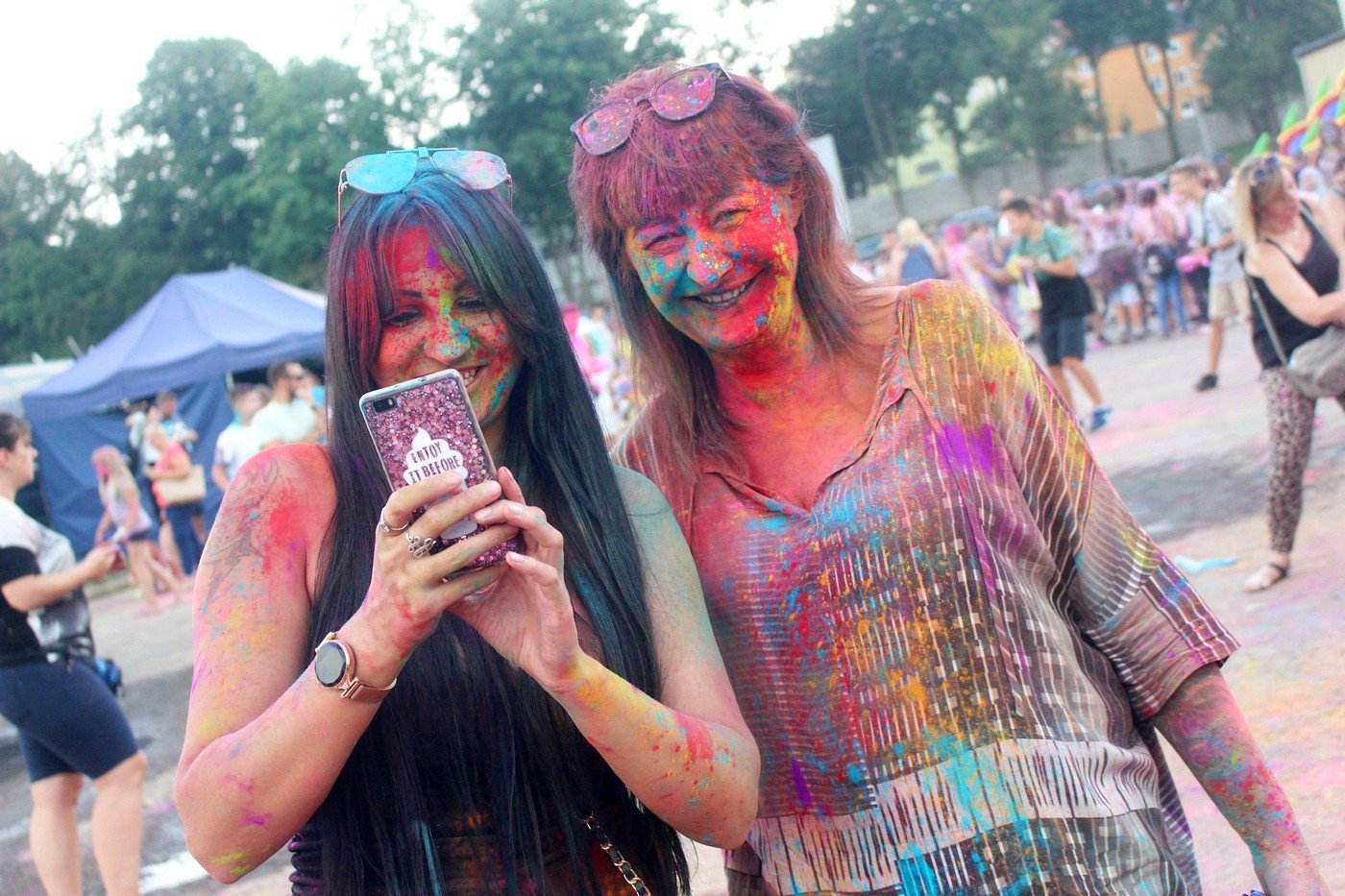 radosny-kolor-fest-82971
