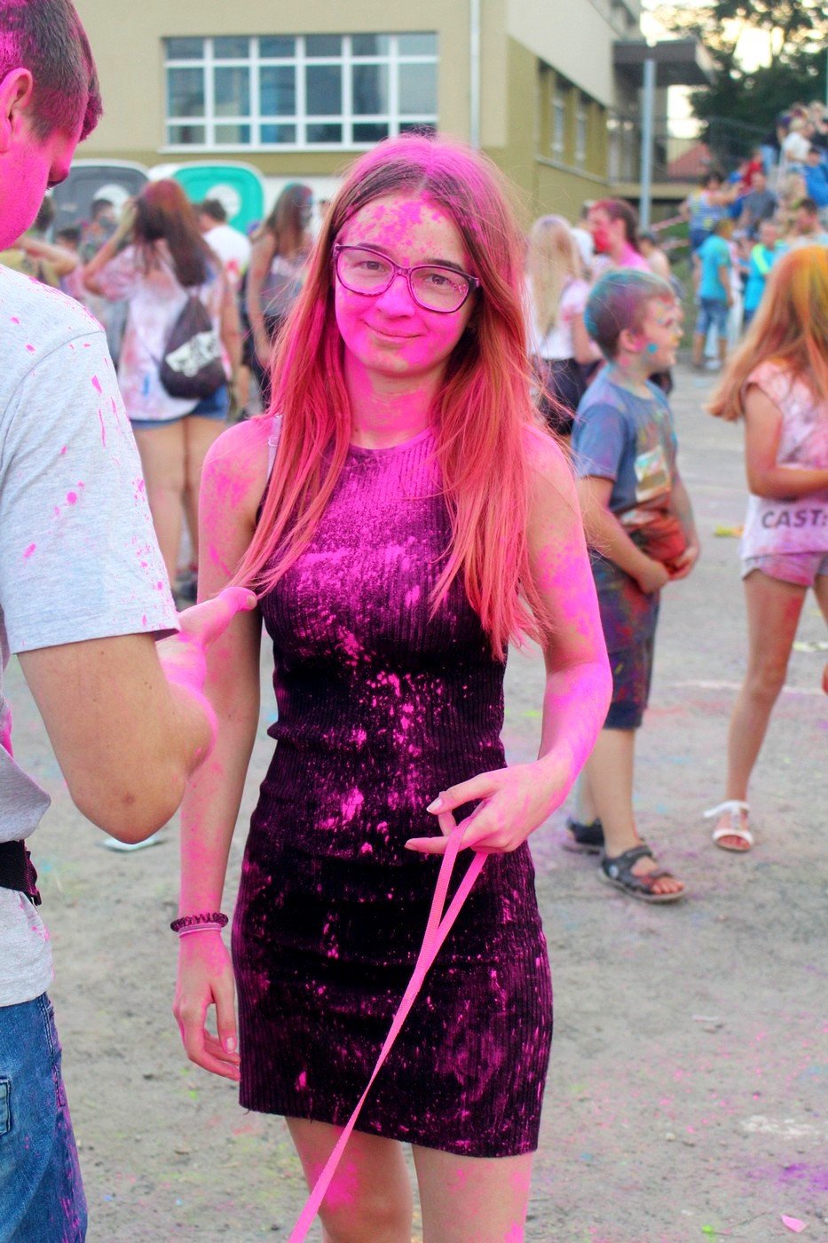radosny-kolor-fest-82971