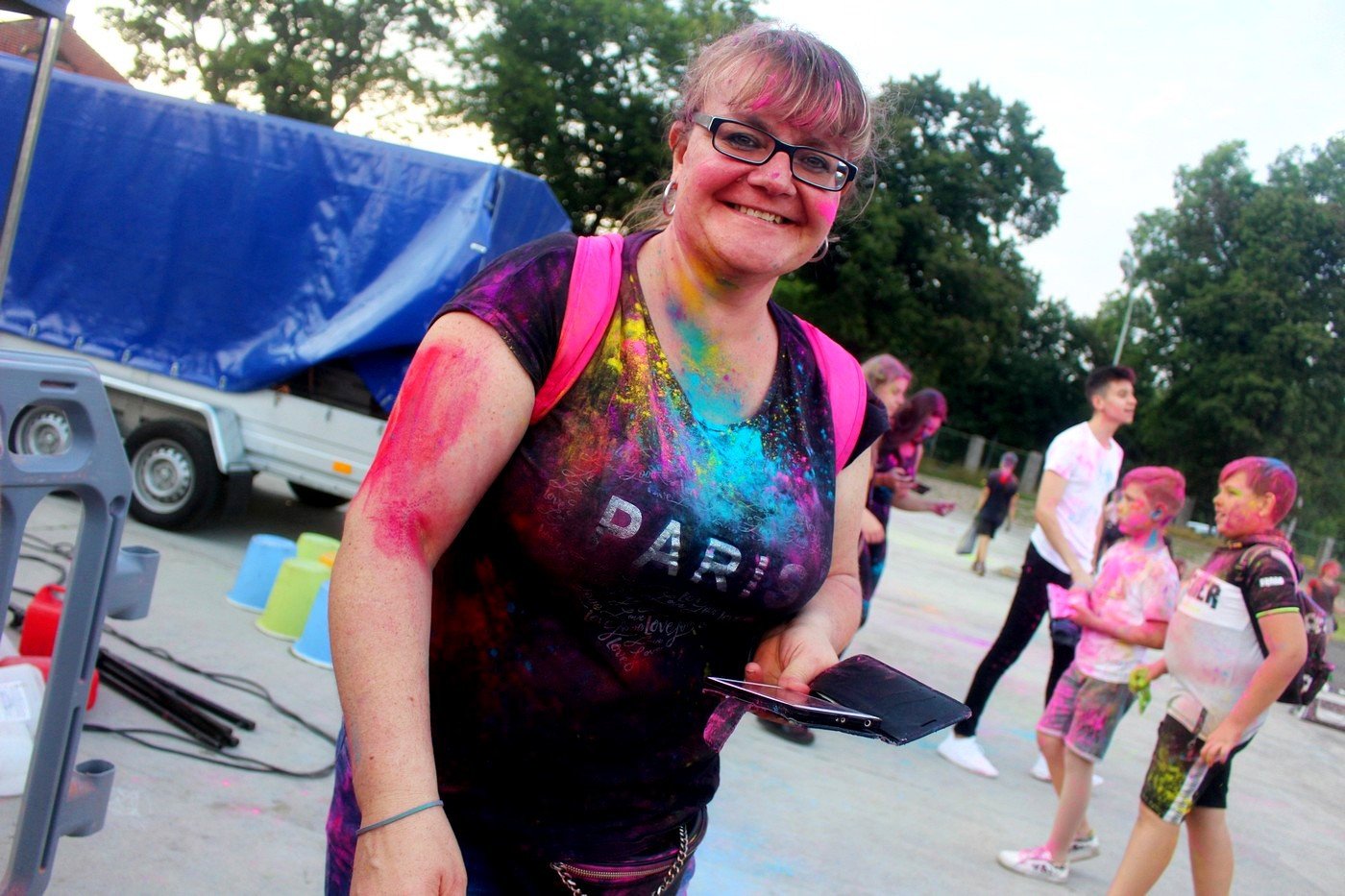 radosny-kolor-fest-82971