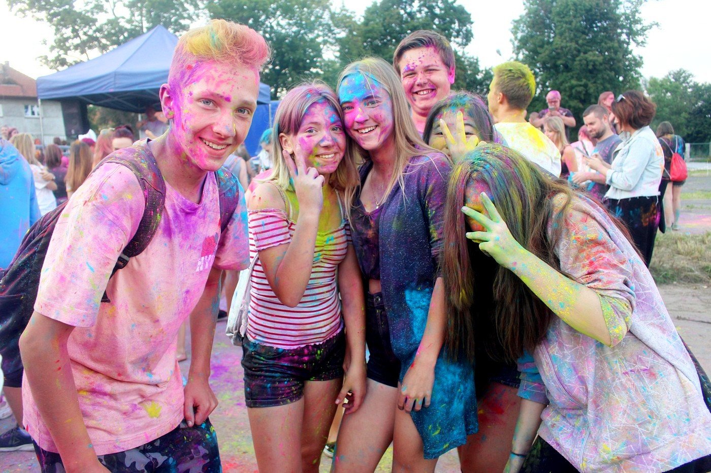 radosny-kolor-fest-82971