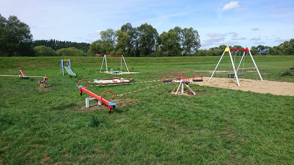 nowe-urzadzenia-na-placu-zabaw-83209