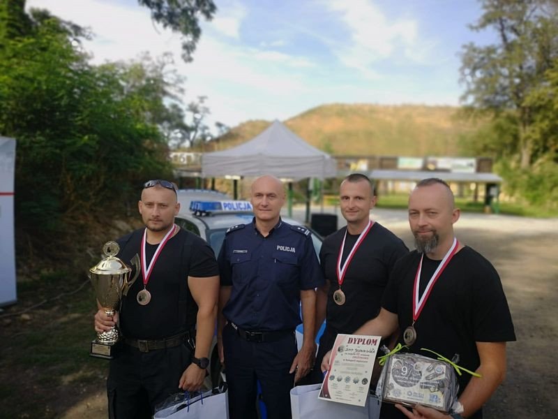 jeleniogorscy-policjanci-na-podium-83251