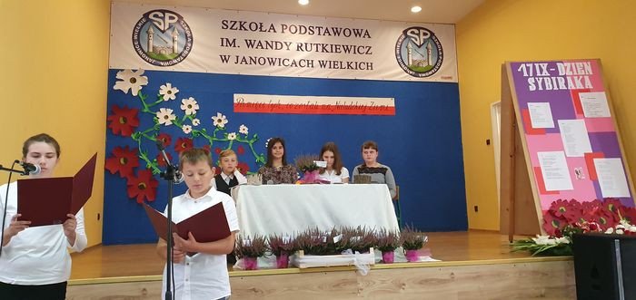 uczniowie-dla-janowickich-sybirakow-83366