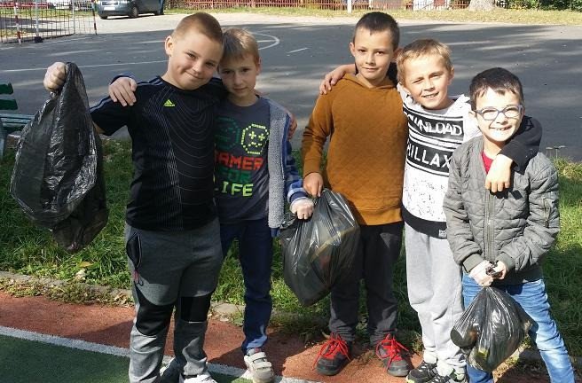 uczniowie-sp7-waczyli-sie-do-akcji-sprzatania-swiata-2019-83450