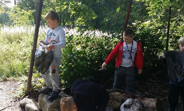 uczniowie-sp7-waczyli-sie-do-akcji-sprzatania-swiata-2019-83450