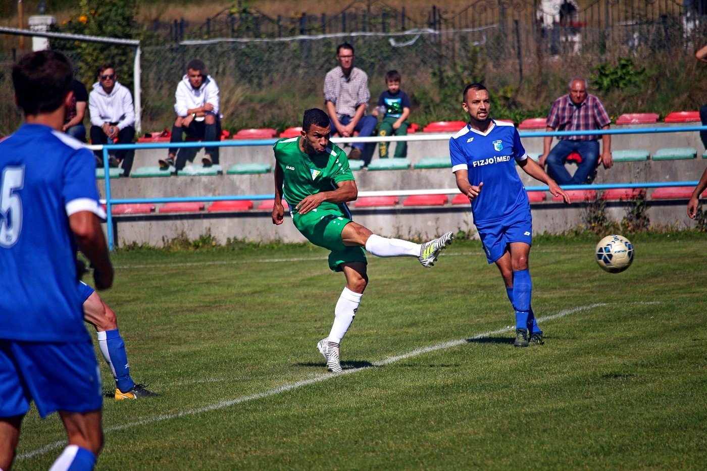 z-przewrotki-w-twarz-czerwona-kartka-83476