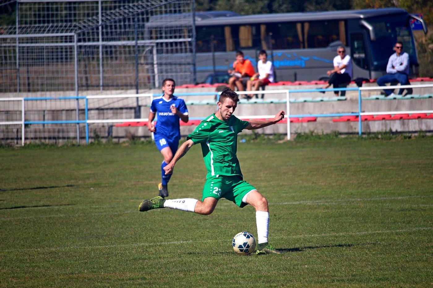 z-przewrotki-w-twarz-czerwona-kartka-83476
