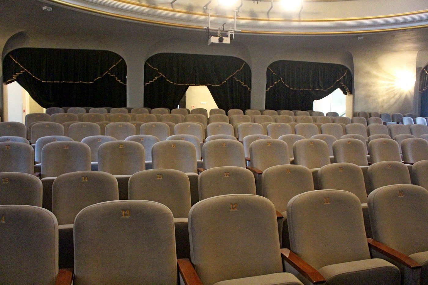 teatr-norwida-czeka-na-widzow-83486