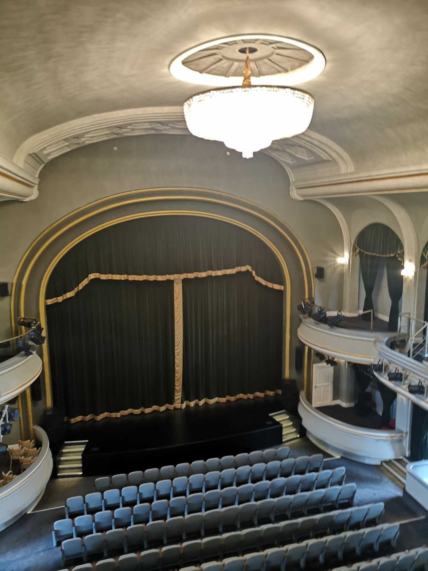 teatr-norwida-czeka-na-widzow-83486