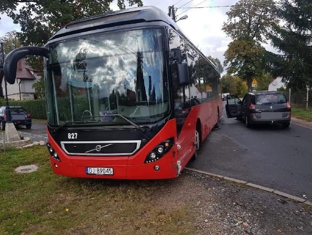 kolizja-z-autobusem-mzk-83599