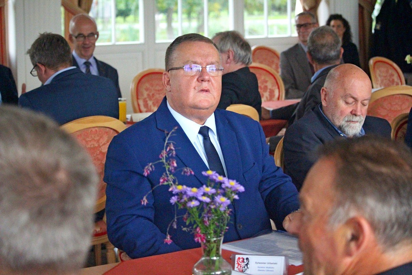 uroczysta-sesja-z-bambergiem-i-zasuzona-83653