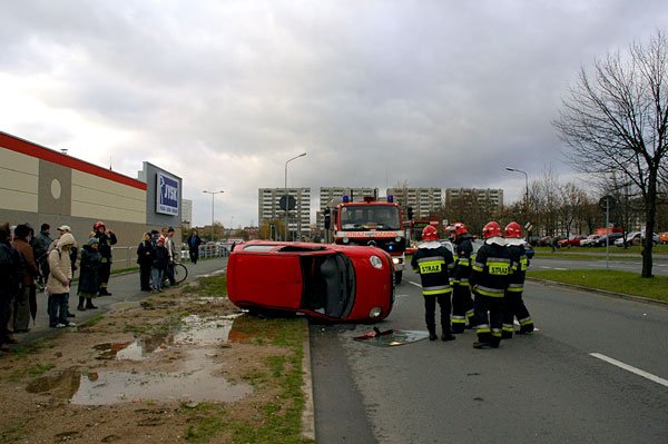 Służby ratownicze w akcji.