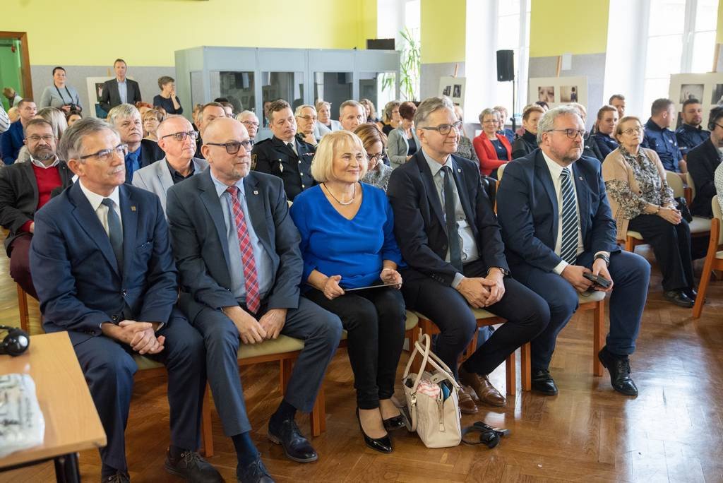na-pomoc-dzieciom-krzywdzonym-83768
