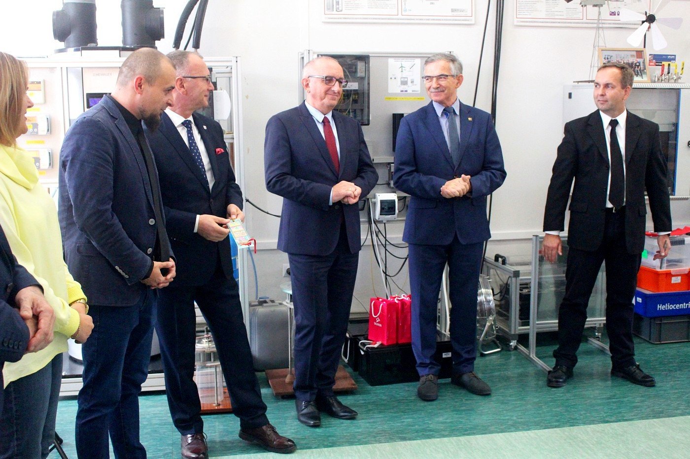 nowy-sprzet-w-pracowni-oze-83776