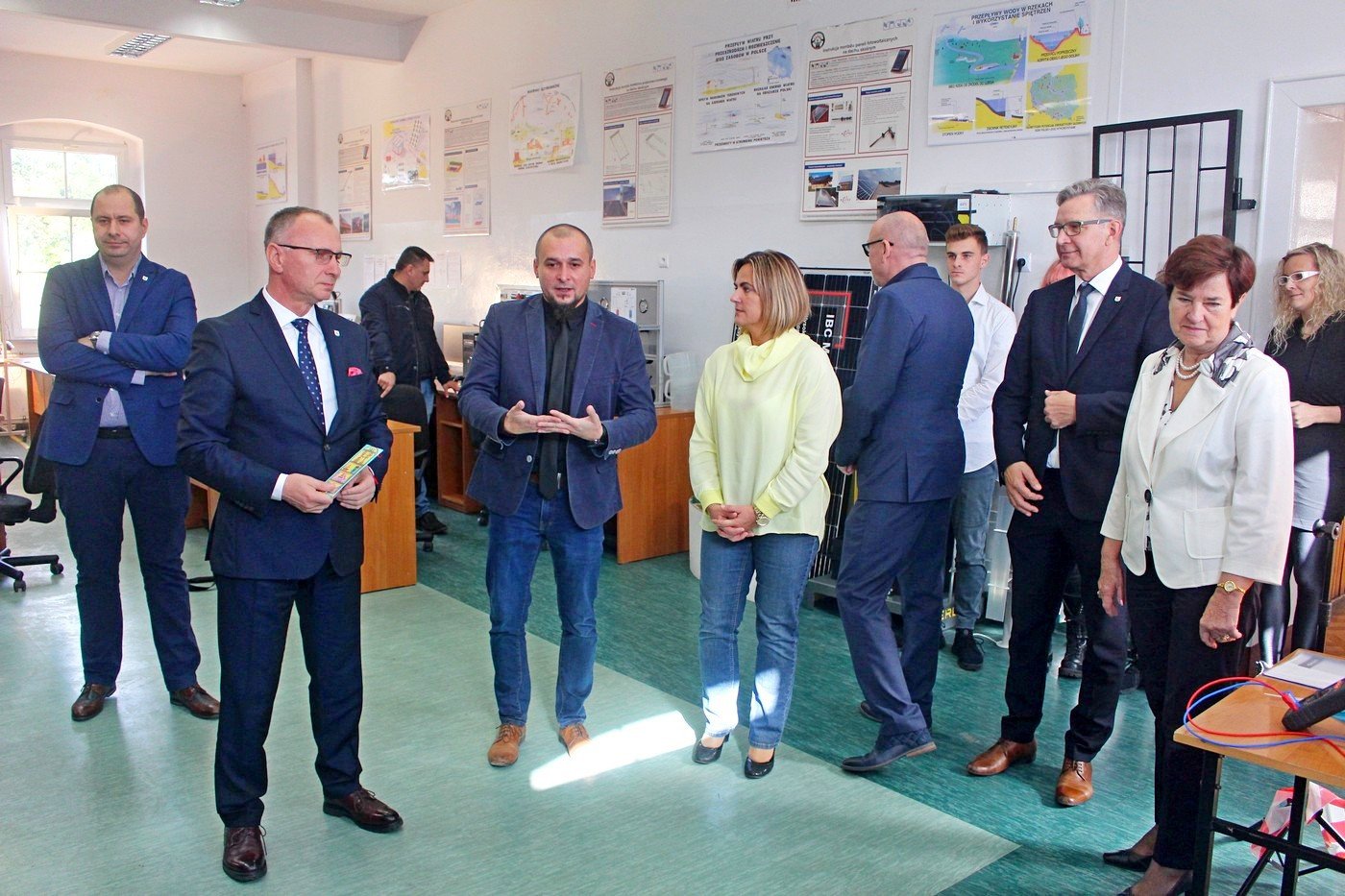 nowy-sprzet-w-pracowni-oze-83776