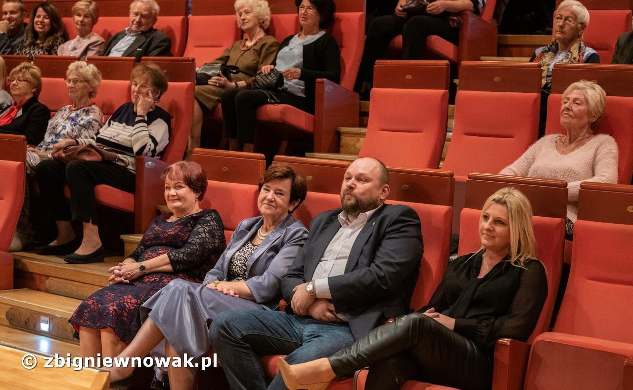 gala-senioraliow-83782