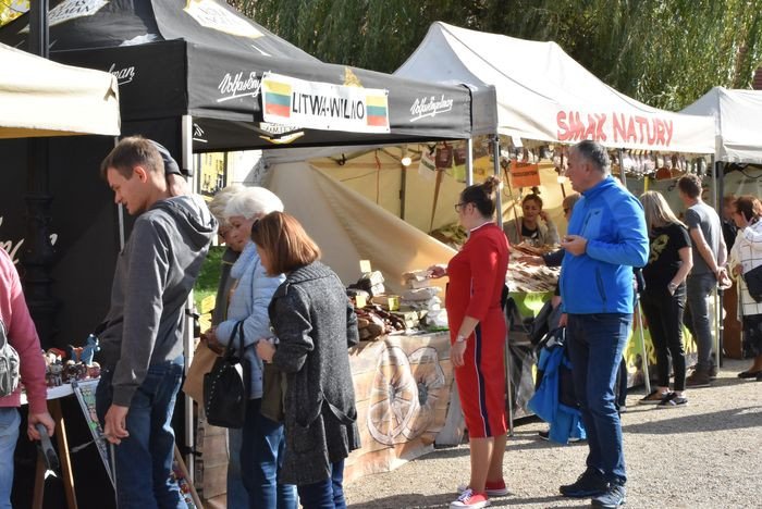 tumy-we-dworze-83796