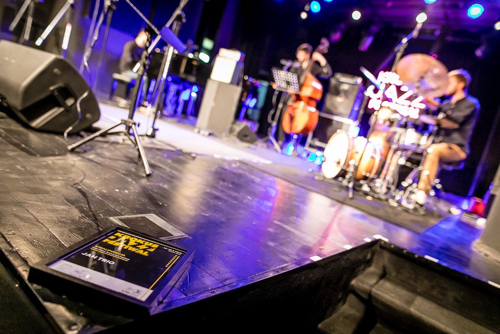 modzi-jazzmani-walcza-o-krokusa-83923